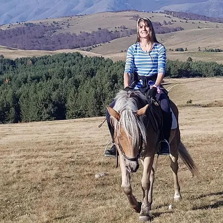 Dona - Horse Riding 2*